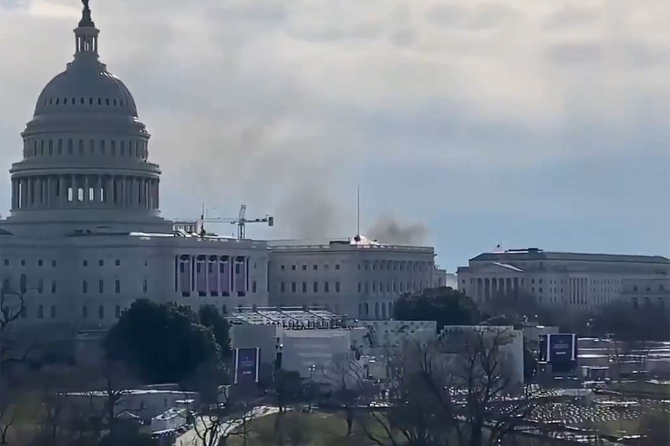 U.S. Capitol shut down temporarily due to a fire nearby